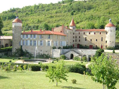 Chateau de la batisse route historique des chateau d auvergne guide du tourisme du haute loire