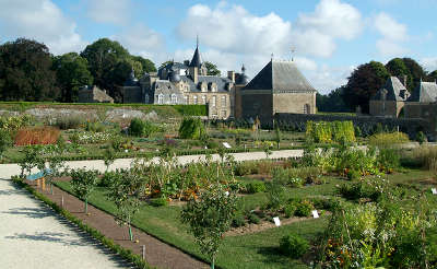 Chateau de la bourbansais jardins remarquables routes touristiques dans l ille et vilaine guide du tourisme en bretagne