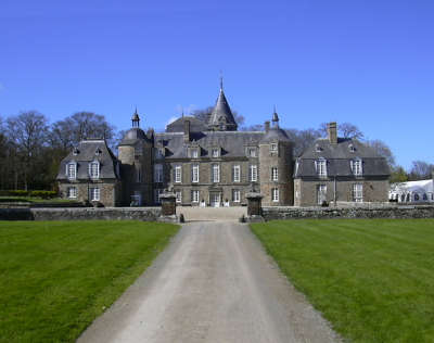 Chateau de la bourbansais routes touristiques dans l ille et vilaine guide du tourisme en bretagne