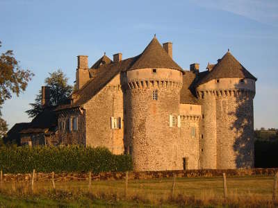Chateau de la vigne route historique des chateau d auvergne guide du tourisme du cantal