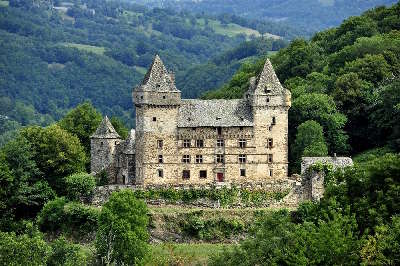 Chateau de messilhac route historique des chateau d auvergne guide du tourisme du cantal