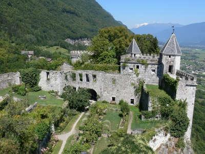 Chateau de miolans routes touristique de la savoie guide touristique de rhone alpes