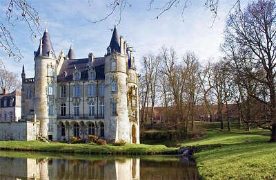 Chateau de mont l eveque p n r oise pays de france guide du tourisme