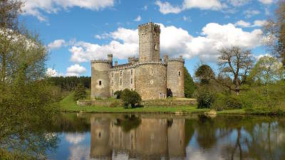 Chateau de montbrun routes touristique de la haute vienne guide touristique du limousin