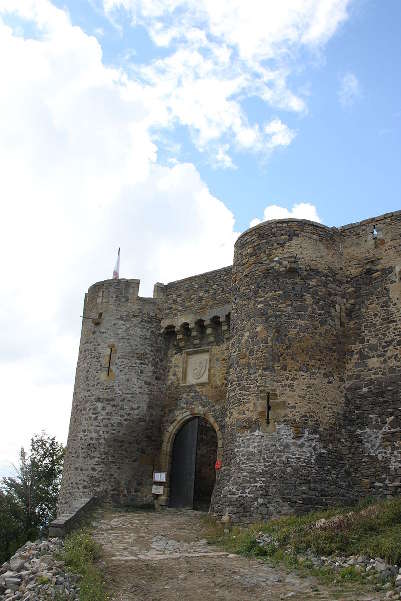 Chateau de montmorin route historique des chateau d auvergne guide du tourisme du haute loire