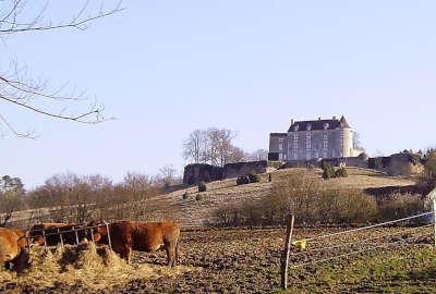 Chateau de montreal issac les routes touristiques de la dordogne guide du tourisme d aquitaine
