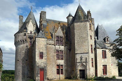 Chateau de neuvicq route des tresors de saintonge guide du tourisme de la charente maritime