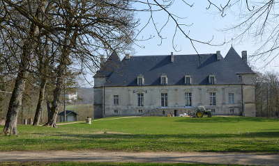 Chateau de nuits sur armancon route historique des ducs de bourgogne