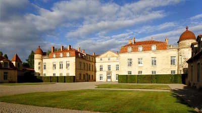 Chateau de parentignat route historique des chateau d auvergne guide du tourisme du haute loire