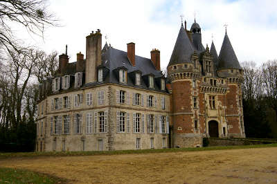 Chateau de saint agil routes touristiques dans le loir et cher guide du tourisme centre val de loire