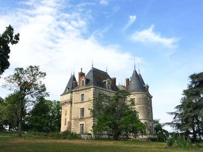 Chateau de saint bonnet les oules routes touristiques de la loire guide du tourisme de rhone alpes