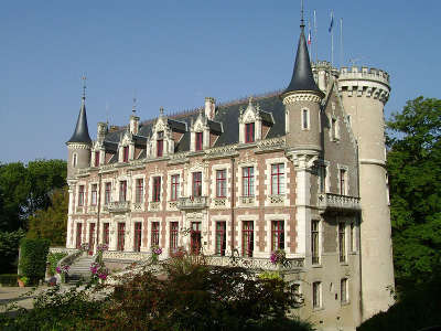 Chateau de saint florent sur cher routes touristiques dans le cher guide du tourisme centre val de loire