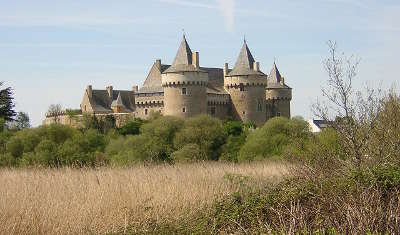 Chateau de suscinio routes touristiques dans le morbihan guide du tourisme en bretagne