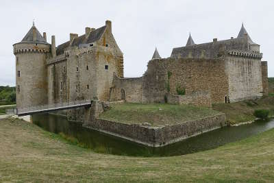 Chateau de suscinio sarzeau routes touristiques dans le morbihan guide du tourisme en bretagne