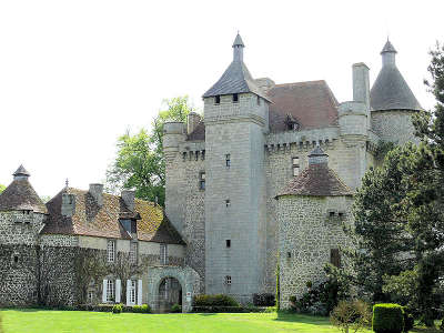 Chateau de villemonteix les routes touristique de la creuse guide touristique du limousin