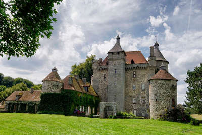 Chateau de villemonteix routes touristique de la creuse guide touristique du limousin