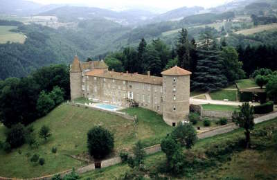 Chateau de vollore route historique des chateau d auvergne guide du tourisme du haute loire