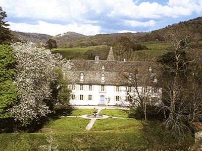 Chateau du cambon route historique des chateau d auvergne guide du tourisme du cantal