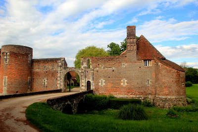 Chateau du hallier routes touristiques dans le loiret guide du tourisme centre v