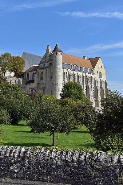 Chateau landon village de caractere l abbaye saint severin routes touristiques de seine et marne guide touristique ile de france