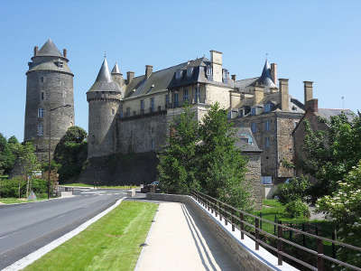 Chateaugiron le chateau petite cite de caractere routes touristiques dans l ille et vilaine guide du tourisme en bretagne