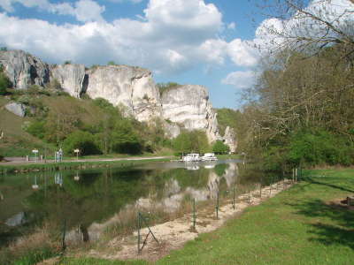 Chatel censoir routes touristiques dans l yonne guide du tourisme en bourgogne