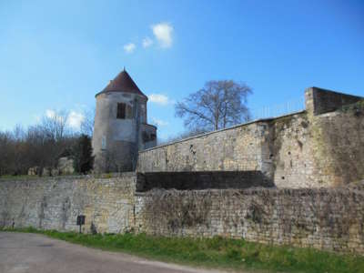 Chatel censoir routes touristiques dans la nievre guide du tourisme en bourgogne