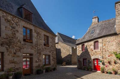 Chatelaudren vieille maison petite cite de caractere routes touristiques dans les cotes d armor guide du tourisme en bretagne