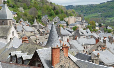 Chaudes aigues routes touristiques du cantal guide touristique auvergne