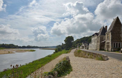 Chenehutte treves cunault petite cite de caractere les bords de la loire routes touristiques de maine et loire guide du tourisme du pays de la loire