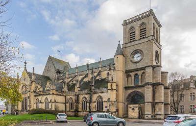 Cherbourg basilique sainte trinite routes touristiques de la manche guide touristique de normandie