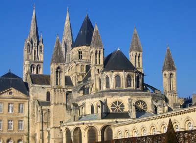 Chevet de l ancienne abbatiale saint etienne caen routes touristiques du calvados guide touristique de normandie