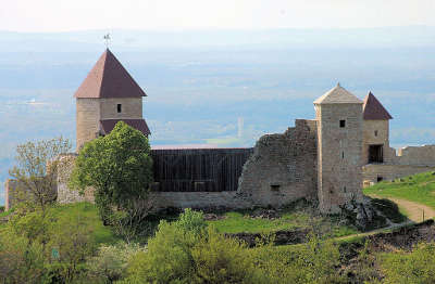 Chevreaux chateau routes touristiques du jura guide du tourisme de franche comte