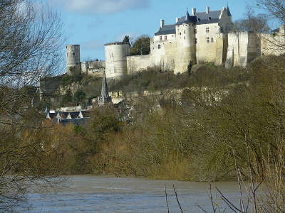 Chinon chateau route des vins de tourraine rive gauche entre saumur et chenonceaux