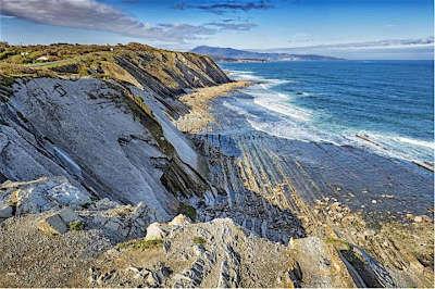 Ciboure corniche basque route touristique des pyrenees atlantiques guide touristique de l aquitaine