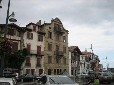 Ciboure maison natale de maurice ravel route touristique des pyrenees atlantiques guide touristique de l aquitaine