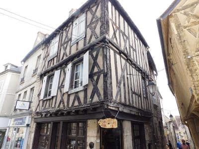 Clamecy cite de caractere maisons medievale du xvie siecle routes touristiques de la nievre guide touristique de bourgogne
