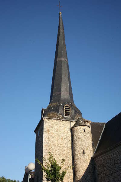 Clocher de l eglise saint pierre de quebriac routes touristiques dans l ille et vilaine guide du tourisme en bretagne