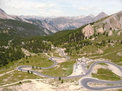 Col d izoard routes touristiques des hautes alpes guide du tourisme de provence alpes cote d azyr