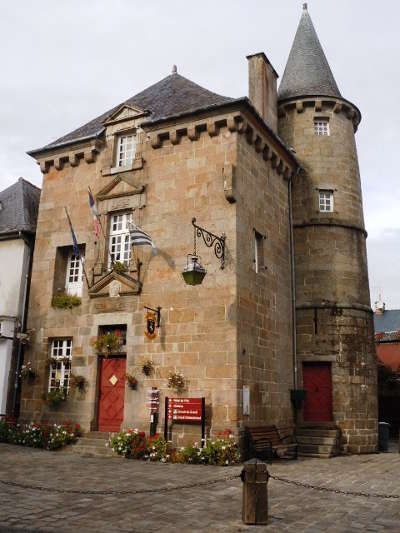 Combourg la maison de la lanterne petite cite de caractere routes touristiques dans l ille et vilaine guide du tourisme en bretagne