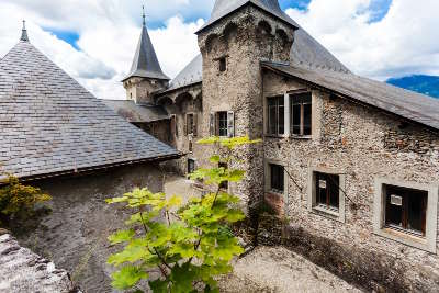 Conflans cite medievale chateau manuel routes touristiques de savoie guide touristique de rhone alpes
