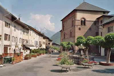 Conflans cite medievale routes touristiques de savoie guide touristique de rhone alpes