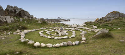 Cote des legendes ile saint laurent routes touristiques dans le finistere guide du tourisme en bretagne