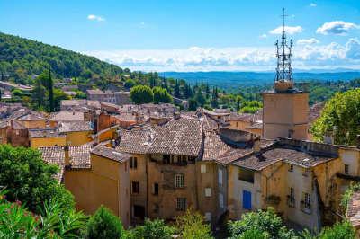 Cotignac plus beaux villages cite de caractere routes touristiques du var guide touristique de la provence alpes cote d azur