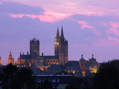 Coutance pays d art et d histoire la cathedrale routes touristiques de la manche guide touristique de normandie