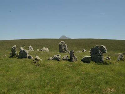 Cromlechs iraty route d iraty aux arbailles les routes touristiques pyrenees atlantiques guide du tourisme nouvelle aquitaine