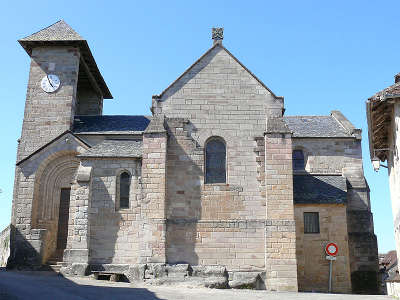 Curemonte eglise saint barthelemy plus beaux villages routes touristique de correze guide touristique du limousin