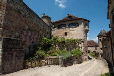 Curemonte les plus beaux villages de france route du riant portail du midi a la riviera guide du tourisme en correze limousin