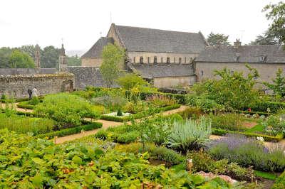 Daoulasle jardin de abbaye notre dame road trip dans le finistere guide du tourisme de bretagne