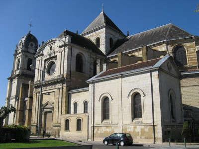 Dax la cathedrale route touristique des landes guide touristique de l aquitaine